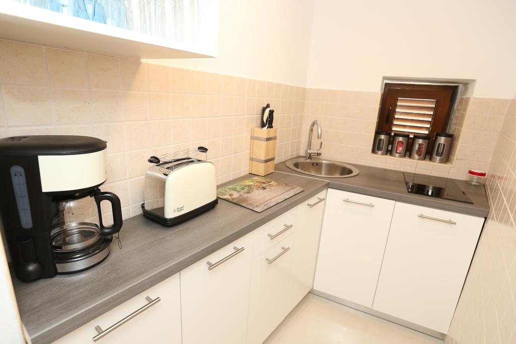 Apartment Porto With Terrace Baska  Room photo